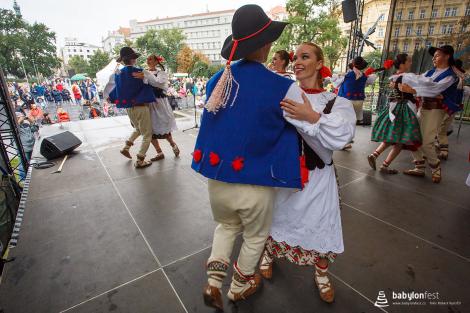 Folklor minorit a babylon chutí