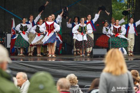Folklor minorit a babylon chutí