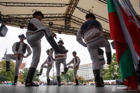 Folklor minorit a babylon chutí