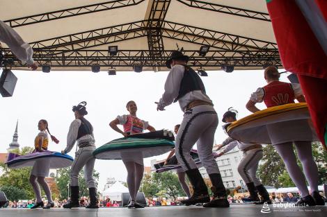 Folklor minorit a babylon chutí