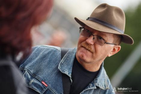 Folklor minorit a babylon chutí