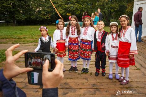 Folklor minorit a babylon chutí