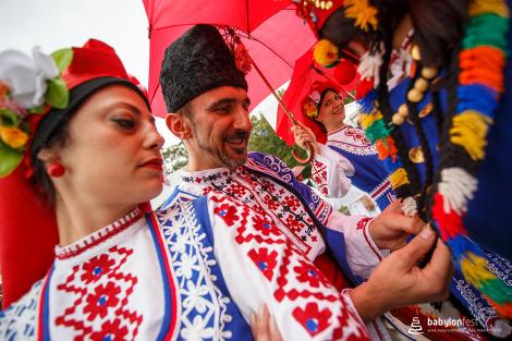 Duhové náměstí – průvod