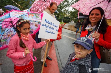 Duhové náměstí – průvod