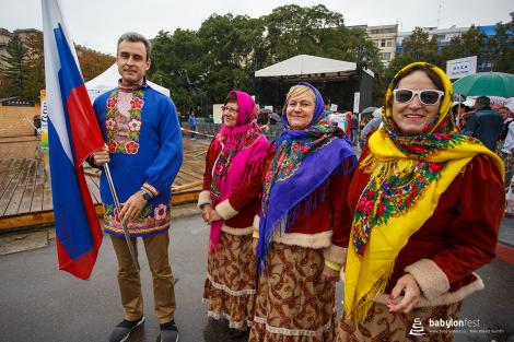Duhové náměstí – průvod