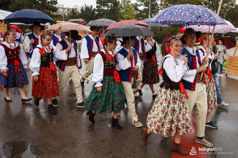 Duhové náměstí – průvod