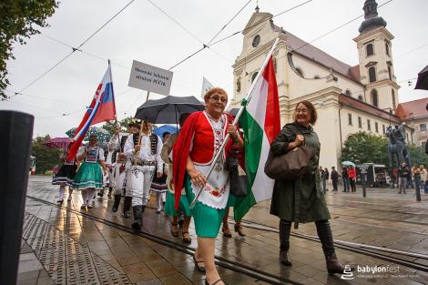 Duhové náměstí – průvod
