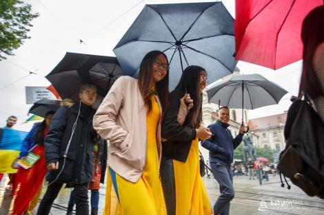 Duhové náměstí – průvod