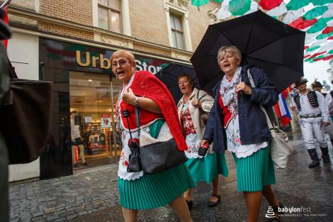 Duhové náměstí – průvod