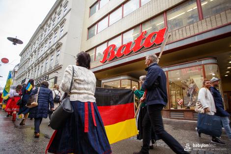 Duhové náměstí – průvod