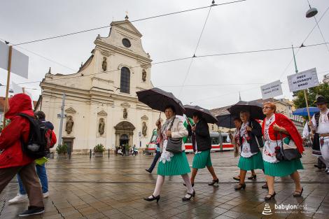 Duhové náměstí – průvod