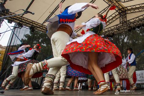 Folklor minorit a babylon chutí