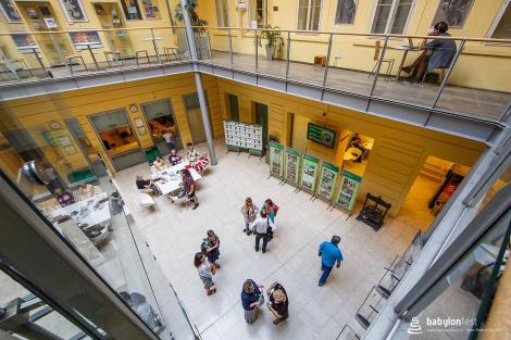 Vernisáž výstavy – Robert Vystrčil: Babylonfest