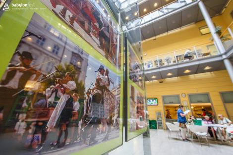 Vernisáž výstavy – Robert Vystrčil: Babylonfest