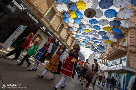 Duhové náměstí – krojovaný průvod zástupců národnostních menšin v Brně