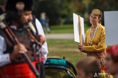 Duhové náměstí – krojovaný průvod zástupců národnostních menšin v Brně