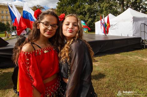 Duhové náměstí – krojovaný průvod zástupců národnostních menšin v Brně